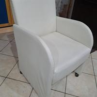 poltrona 2 sgabelli 2 tavolini e mobile porta tv