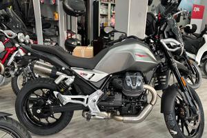 Moto Guzzi V 85 accessori inclusi
