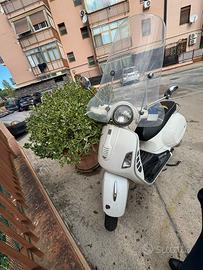 Vespa gts 300