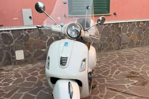 Vespa 300 GTS ie