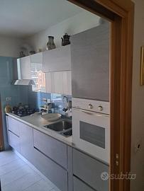 Mobili da cucina lineare completa