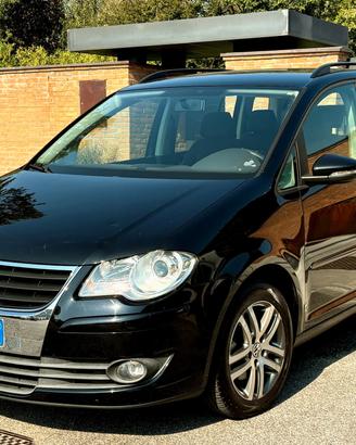 VW TOURAN 1.6 benzina- 7POSTI-U.Propr-2010