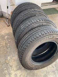 Gomme Michelin Agilis 215/75 R16 CP
