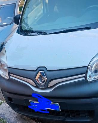 furgone renault kangoo cassonato.