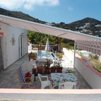 Bilocale Bianco Vista Mare Settembre a Ponza