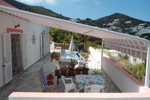 Bilocale Bianco Vista Mare Settembre a Ponza