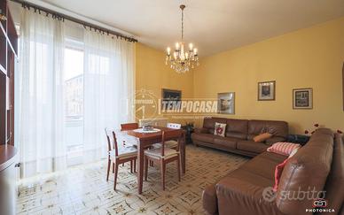 AMPIO APPARTAMENTO ZONA RUBICONE