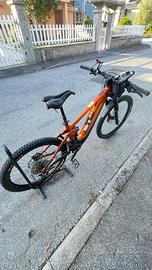 E BIKE  GIANT REIGN E3