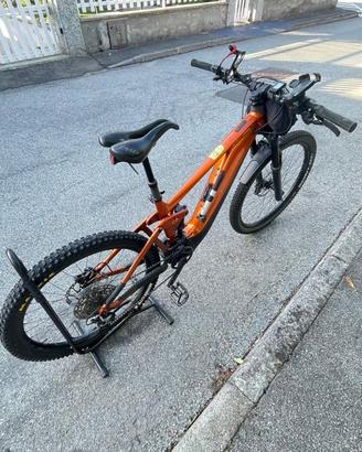 E BIKE  GIANT REIGN E3