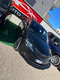 Lancia Ypsilon 1.0 FireFly 5 porte S&S Hybrid Gold