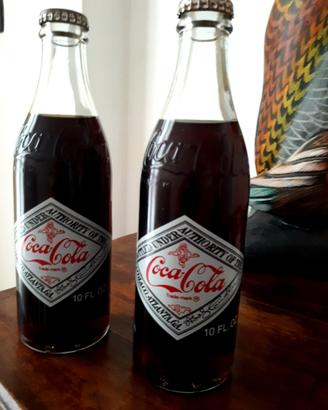 Rare bottiglie Coca Cola del 1977 per il 50-esimo 