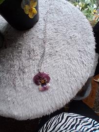 collana con viola del pensiero