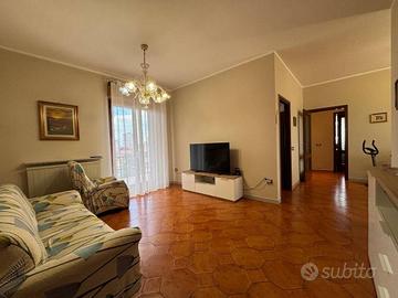 Appartamento di 113 m² con 4 locali e box auto a M