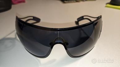 Occhiali da sole neri mascherina Gucci vintage
