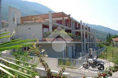 3 LOCALI A ARCO