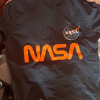Maglietta nera uomo con scritta Nasa arancione