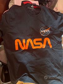 Maglietta nera uomo con scritta Nasa arancione