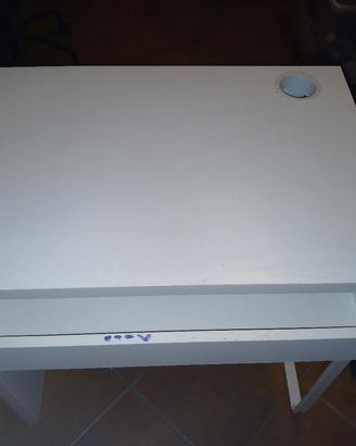 Tavolino con cassetto 