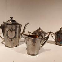 Servizio da tè in acciaio vintage