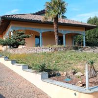 Villa di 400 mq + garage di 133 mq