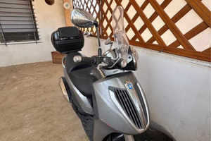 Piaggio Carnaby 300