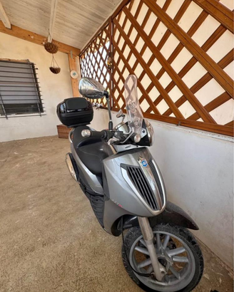 Piaggio Carnaby 300