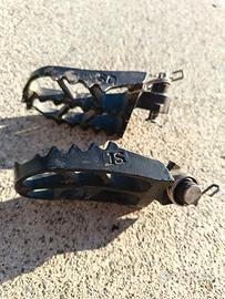 Coppia Pedaline  Originali Suzuki Valenti (2021) 