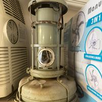 Antica stufa a petrolio