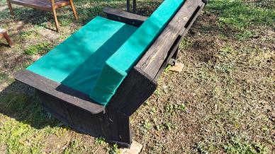 dondolo fatto con i pallet