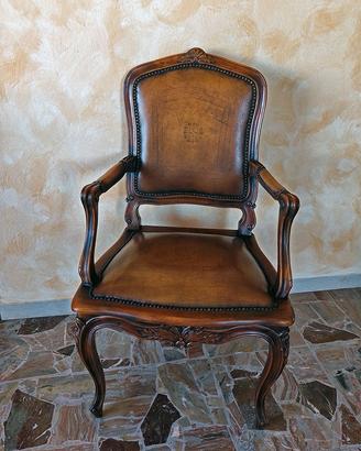 Poltrona in noce