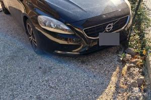 Volvo v 40