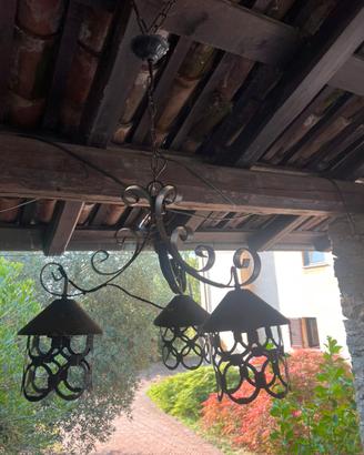 Lampadario in ferro battuto