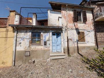 Casa antica in pietra con terrazza 5 vani mansarda