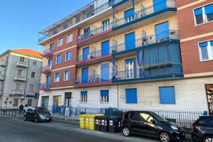 2 LOCALI A VENARIA REALE