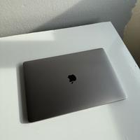 MacBook Pro 15" 2018 i7 6-Core 16GB RAM Apple