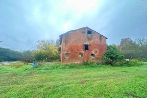 Rustico / Casale di 515 m² con più di 5 locali e b