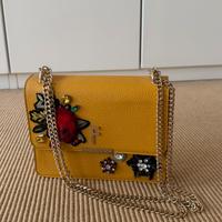 Borsa Fracomina gialla con catena e applicazioni