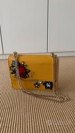 Borsa Fracomina gialla con catena e applicazioni