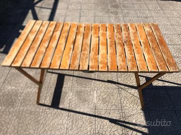 Tavolo richiudibile in legno