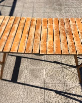 Tavolo richiudibile in legno