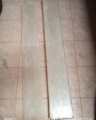 Listoni in legno  per pavimento  