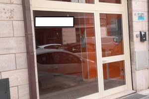 Privato affitta negozio via Cappuccini 49