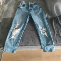jeans  taglia 32  marca Stradivarius 
