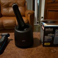 RASOIO DA BARBA BRAUN CON STAZIONE DI PULIZIA