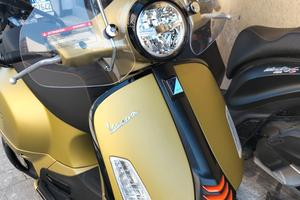 Vespa GTS SUPER Sport 