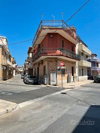 800 metri dalle spiaggie , acqua cristallina