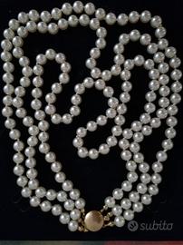 Collana con tre file di perle