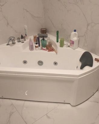 Vasca Idromassaggio Angolare 