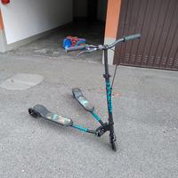 MONOPATTINO A TRE RUOTE 