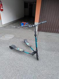 MONOPATTINO A TRE RUOTE 